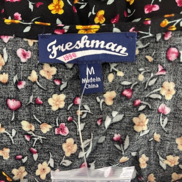 Beautiful Floral Top - Picture 8 of 8